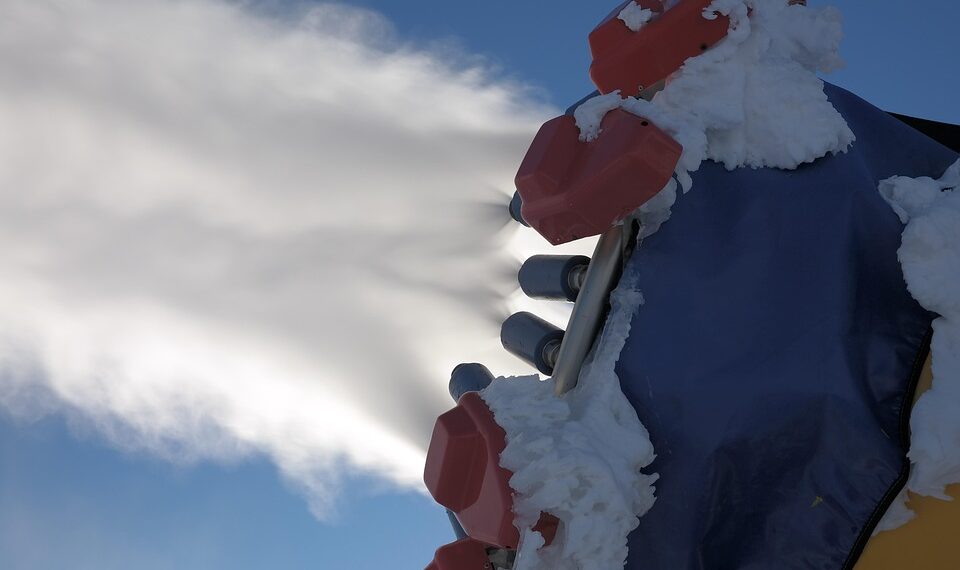 snow cannon 999288 960 720.jpg