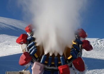snow cannon 999295 960 720.jpg