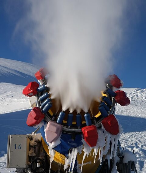 snow cannon 999295 960 720.jpg