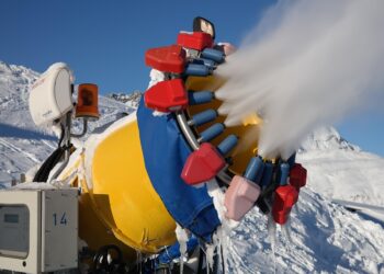 snow cannon 999296 960 720.jpg