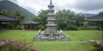 World's Top 15 Countries With The Richest Histories  

1.  Egypt
2.  Greece
3.