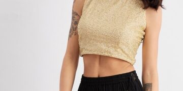 50 World Leaders Past Jobs  

1.  Narendra Modi - Tea seller
2.  Volodymyr Zelen