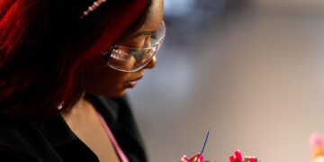 Working Days Needed to Afford the iPhone 16 Pro (128 GB) 

01.  Switzerland: 4 (