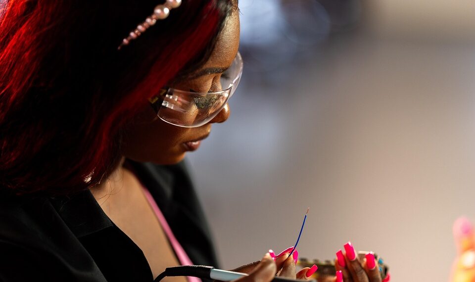 Working Days Needed to Afford the iPhone 16 Pro (128 GB)
01. Switzerland: 4 (