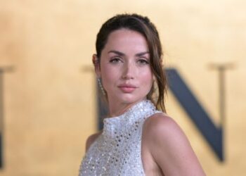 Ana de Armas Dazzles in Classic Cowboy Jeans Post-Gym