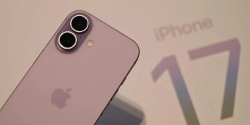 Apple Tops Best-Selling Smartphones; iPhone 17 Highlights