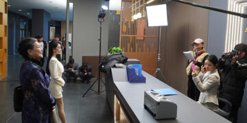 COL Digital Founder Urges Global Sharing of Chinese Micro-Dramas at Davos