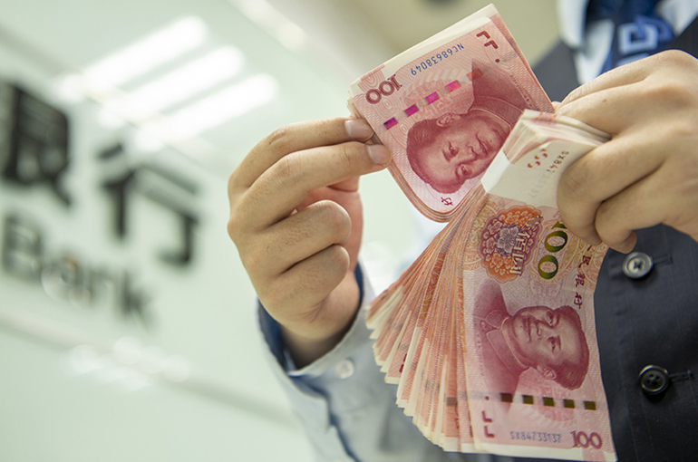 China’s Direct Funding Boosts Social Financing Amid Low Household Demand