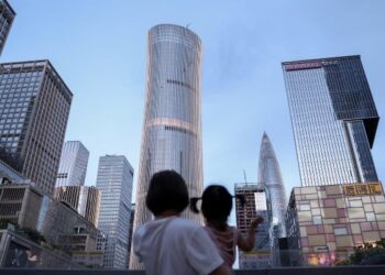 China’s Population Declines for Fourth Year Amid Fewer Births