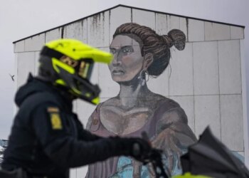 Greenland Issues 'Crisis' Guidelines Amid Trump Warning