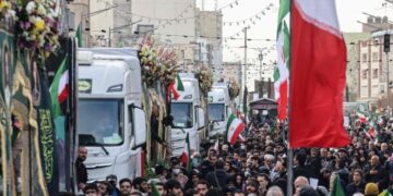 Iran warns neighbors it may target US bases if Washington intervenes