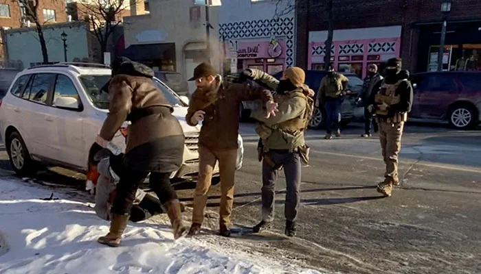 Nurse seeking change shot dead by US federal agents