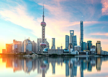 Shanghai’s Economy Grows Faster Than China’s Average After Nine Years