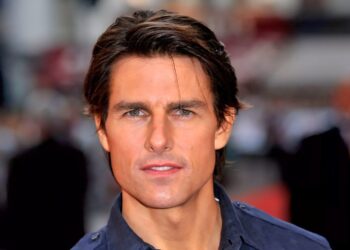 Top 50 Most Famous Actors of All Time

1.  Keanu Reeves
2.  Johnny Depp
3.  Tom