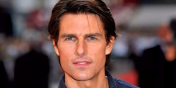 Top 50 Most Famous Actors of All Time

1.  Keanu Reeves
2.  Johnny Depp
3.  Tom