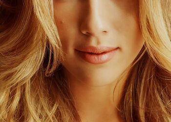 Top 50 Most Famous Actresses of All Time

1.  Scarlett Johansson
2.  Jennifer An