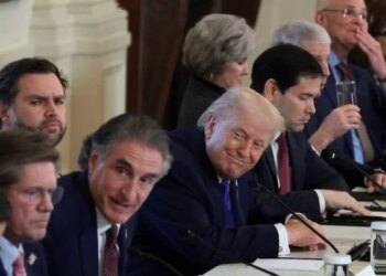 Trump calls on US oil giants to revive Venezuela's deteriorating energy sector