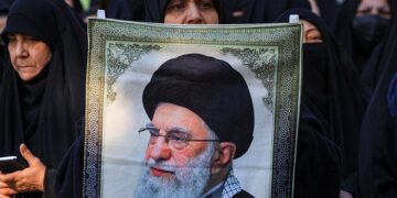 Trump praises Iran's move on executions amid easing turmoil