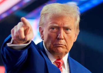 Trump urges Iranians to continue protesting, promises help coming