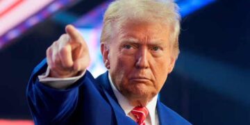 Trump urges Iranians to continue protesting, promises help coming