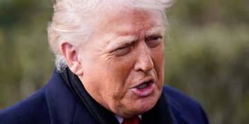 Trump warns of tariffs on countries resisting Greenland move