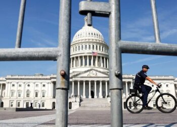 US Government Faces Possible Brief Shutdown Amid Congressional Deadlock