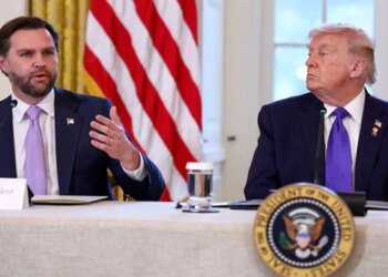 US Officials, Vance call on Trump for diplomacy before Iran strikes