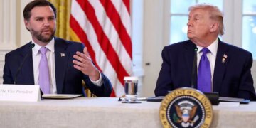 US Officials, Vance call on Trump for diplomacy before Iran strikes