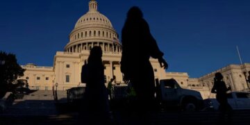 US Senate Drafts Resolution to Limit Trump's Venezuela War Authority