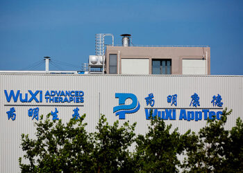 WuXi AppTec Soars as Chinese Pharma Raises 2025 Profit Outlook