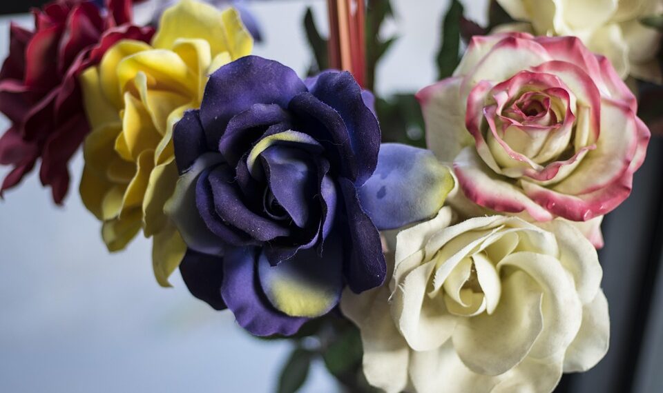 fake flowers 4537696 960 720.jpg