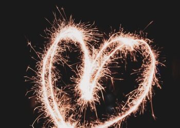 fireworks 9303542 960 720.jpg