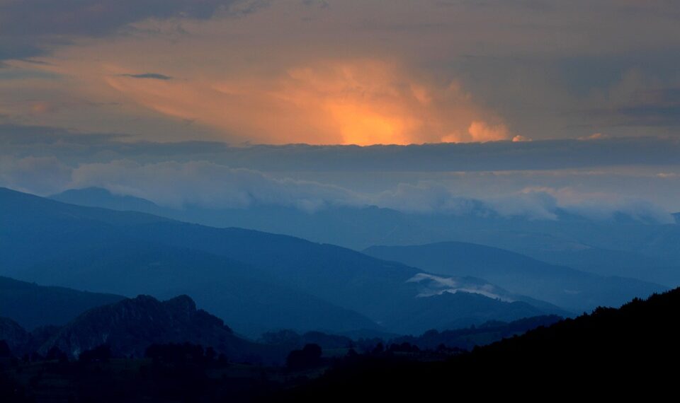 Top 25 Countries with the Lowest Life Expectancy 

1.  Nigeria
Overall: 54.6
Mal