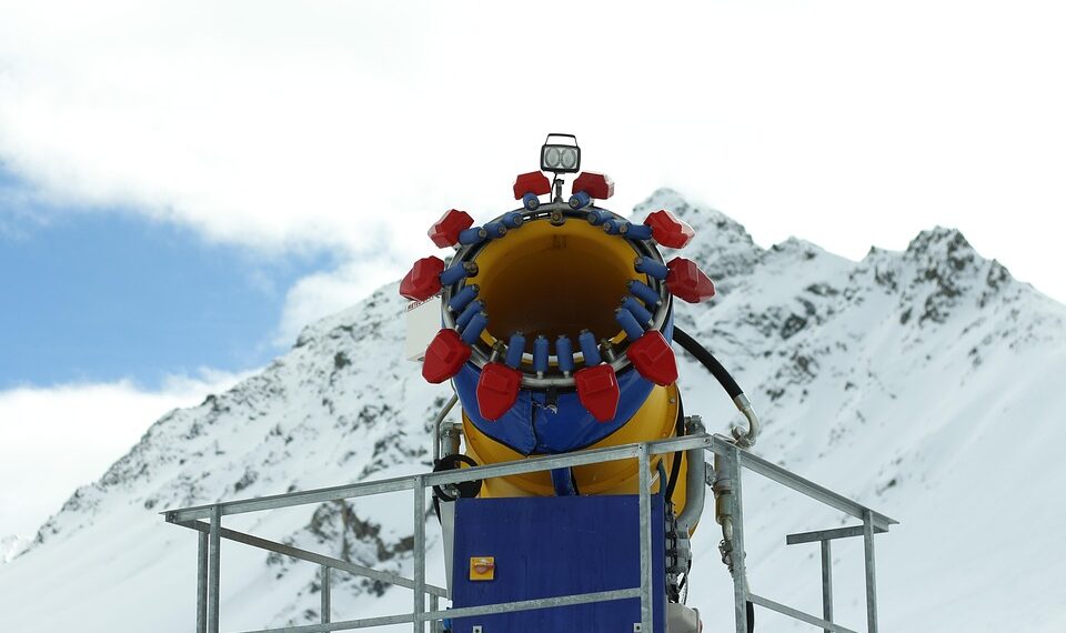 snow cannon 3222927 960 720.jpg