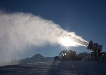 snow cannon 999280 960 720.jpg