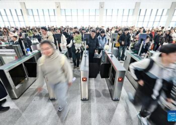 China expects 285M+ inter-regional trips on launch day of Spring Festival