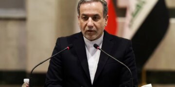 Iran Insists on Enrichment Rights, Prepared for Trust-Building