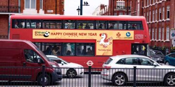 London Prepares for Surge in Chinese Tourists During Spring Festival