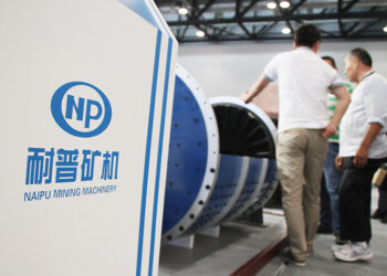 Naipu Falls After Dropping Stake in Colombia’s Alacrán Mining Deal