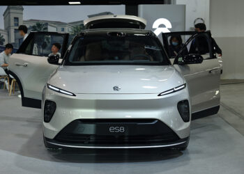 Nio to Recall 245,000+ EVs Over Software Glitch