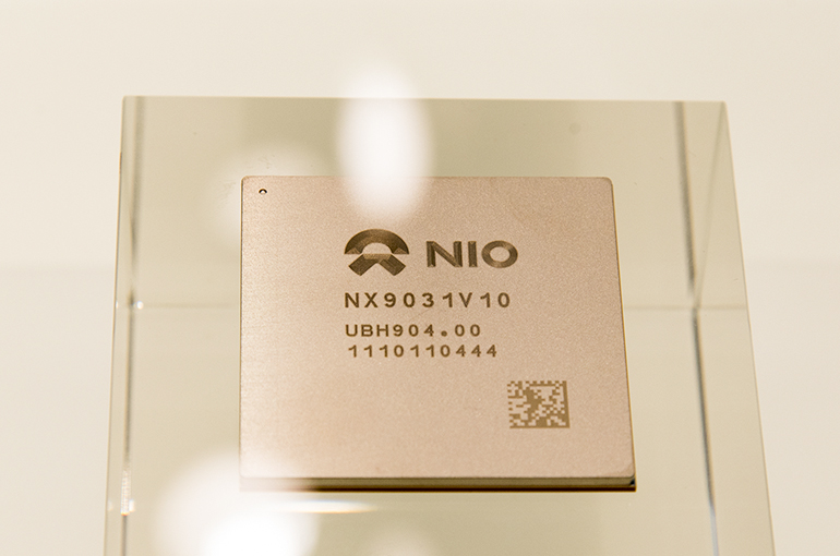 Nio's Shenji Smart-Driving Chip Nears $1.5B Valuation Post-First Funding