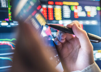 Shanghai Bourse Approves 8 Commercial REITs in One Month of Pilot