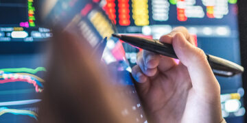 Shanghai Bourse Approves 8 Commercial REITs in One Month of Pilot