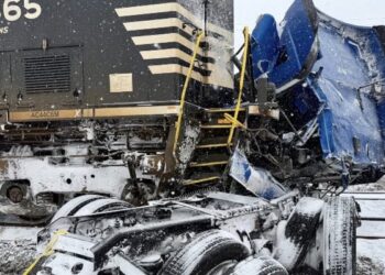 Snowstorm Disrupts Travel Across South as Cold Front Spreads