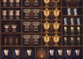 Top 20 Greatest Men in Tennis History

1.  Novak Djokovic - 24 Grand Slams
2.