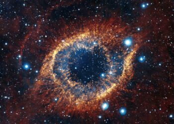 50 Mind-Blowing Space Facts That Change Everything 

1.  Earth is inside a giant