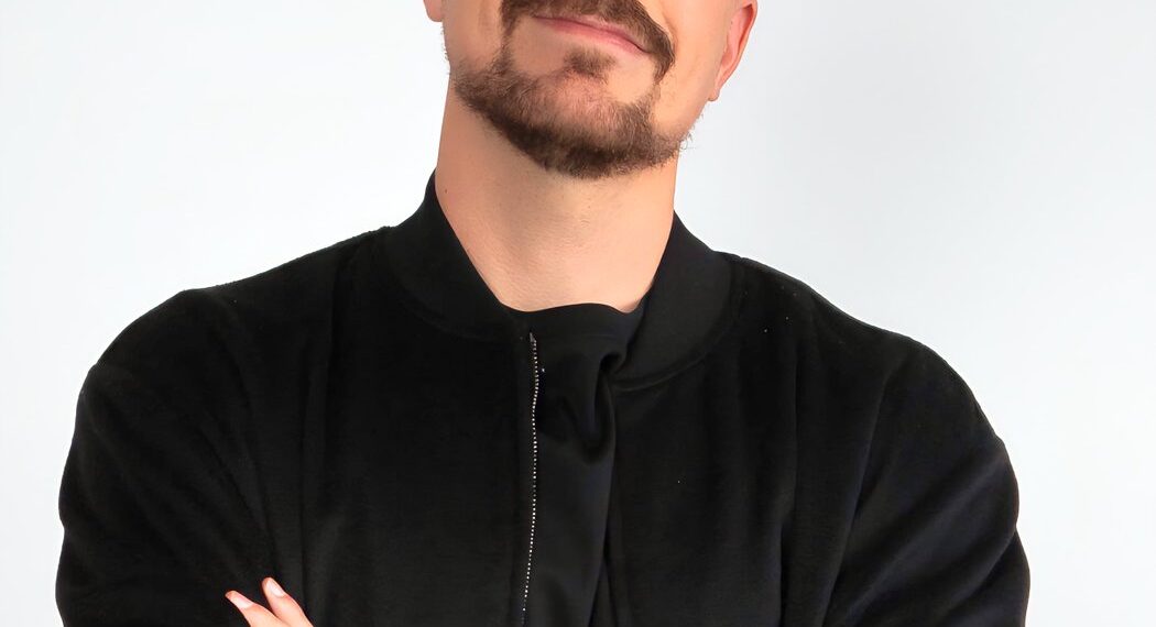 Age When They First Hit $1 Billion 

1.  Mark Zuckerberg: 23
2.  Evan Spiegel: 2