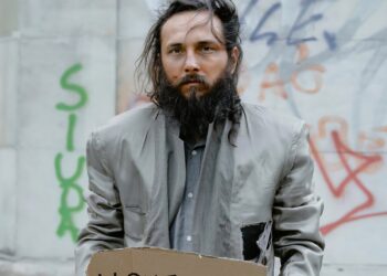 Countries with Largest Homeless Population:

1.  Pakistan – 8,000,000
2.  Bangla