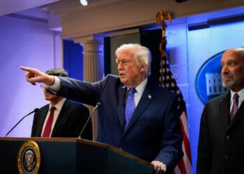 Trump Condemns Supreme Court Ruling, Imposes 10% Tariff Restart