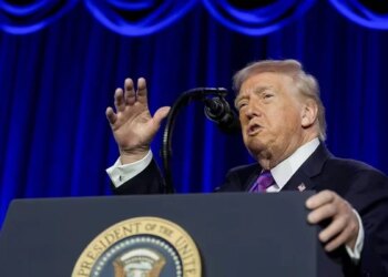 Trump warns US faces tough choices if no Iran deal